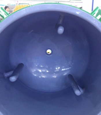 Tank body with welding baffle