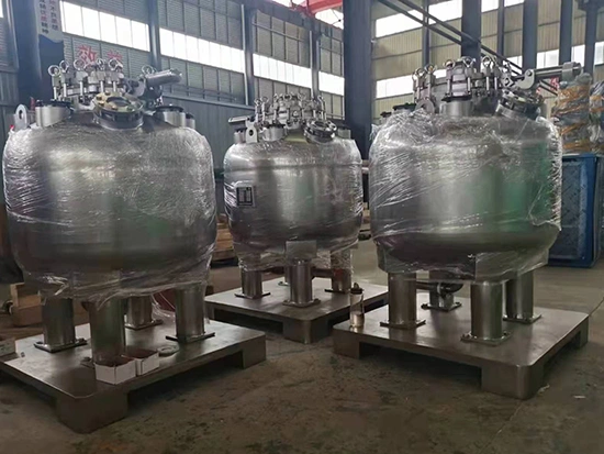 Non-standard elliptical glass lined reactor with stainless steel cladding